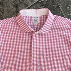 BROOKS BROTHERS Classic Non-Iron Pink & White Checkered Gingham Button-Up Shirt